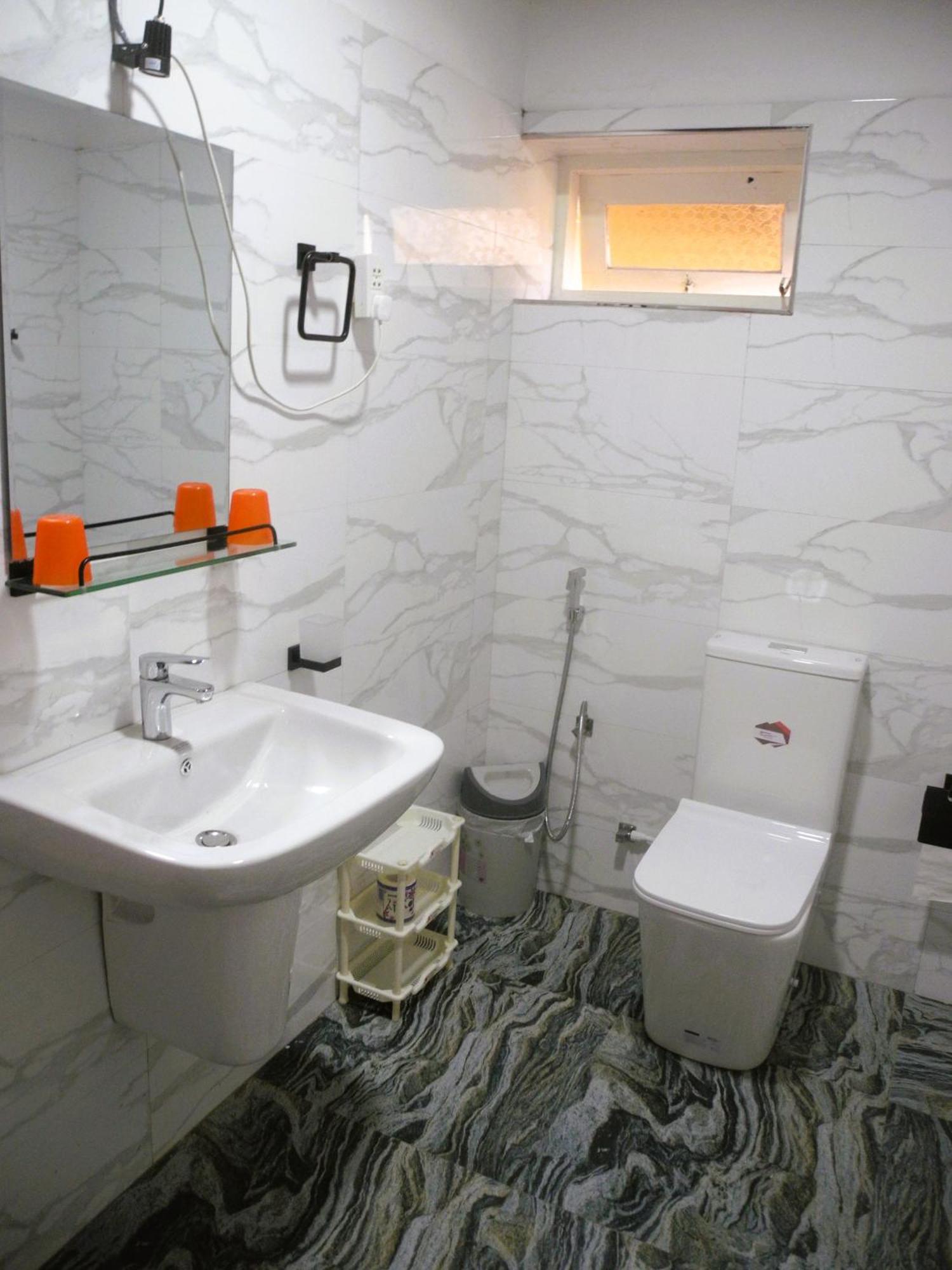 Top Of The Hill Guesthouse Велігама Екстер'єр фото