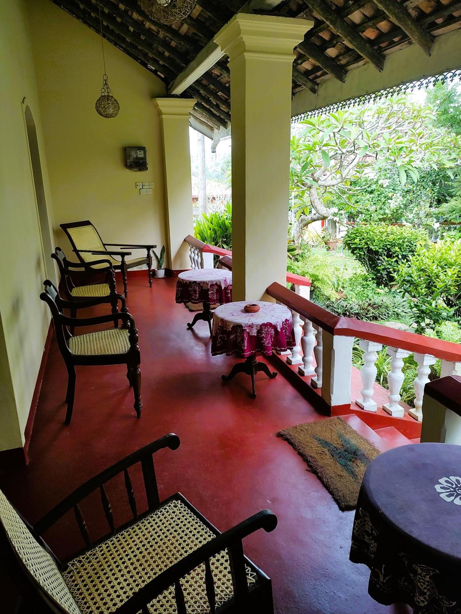 Top Of The Hill Guesthouse Велігама Екстер'єр фото
