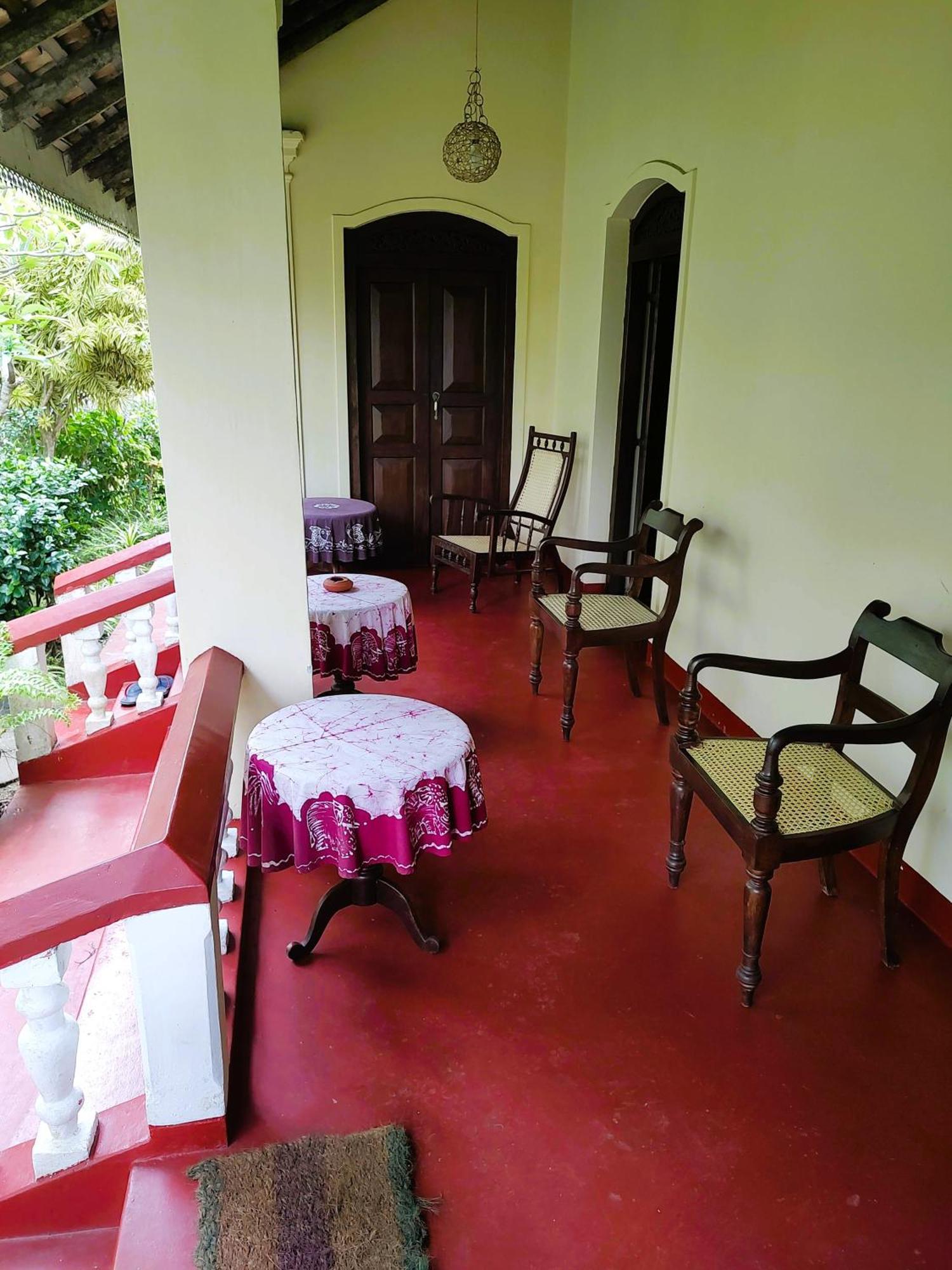 Top Of The Hill Guesthouse Велігама Екстер'єр фото